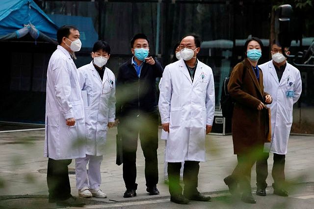 湖北省中西医结合医院的中国医护人员