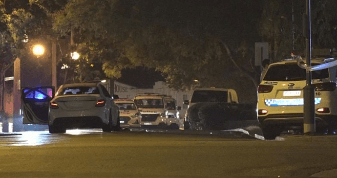Hurstville深夜突传枪响！两名男子在奔驰车内遭枪击，1死1伤，枪手仍在逃（视频/组图） - 2