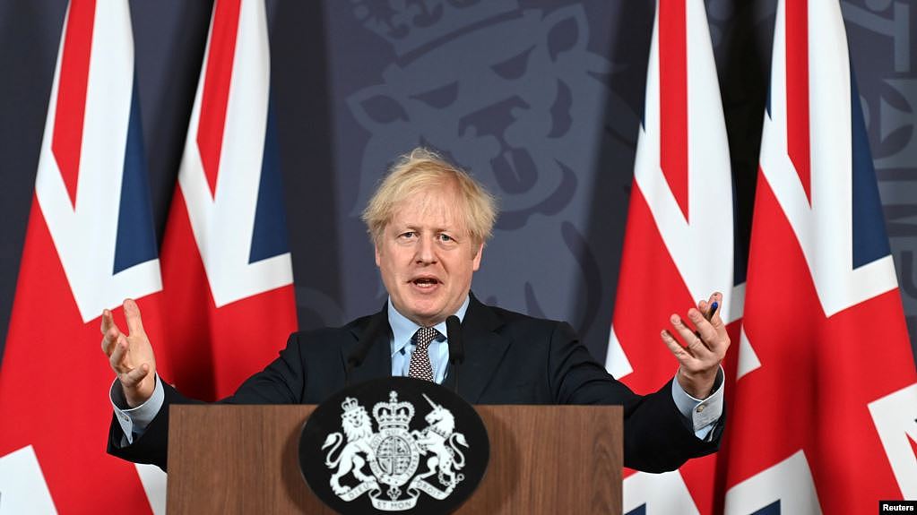 英国首相约翰逊2020年12月24日在唐宁街召开记者会 (路透社图片）