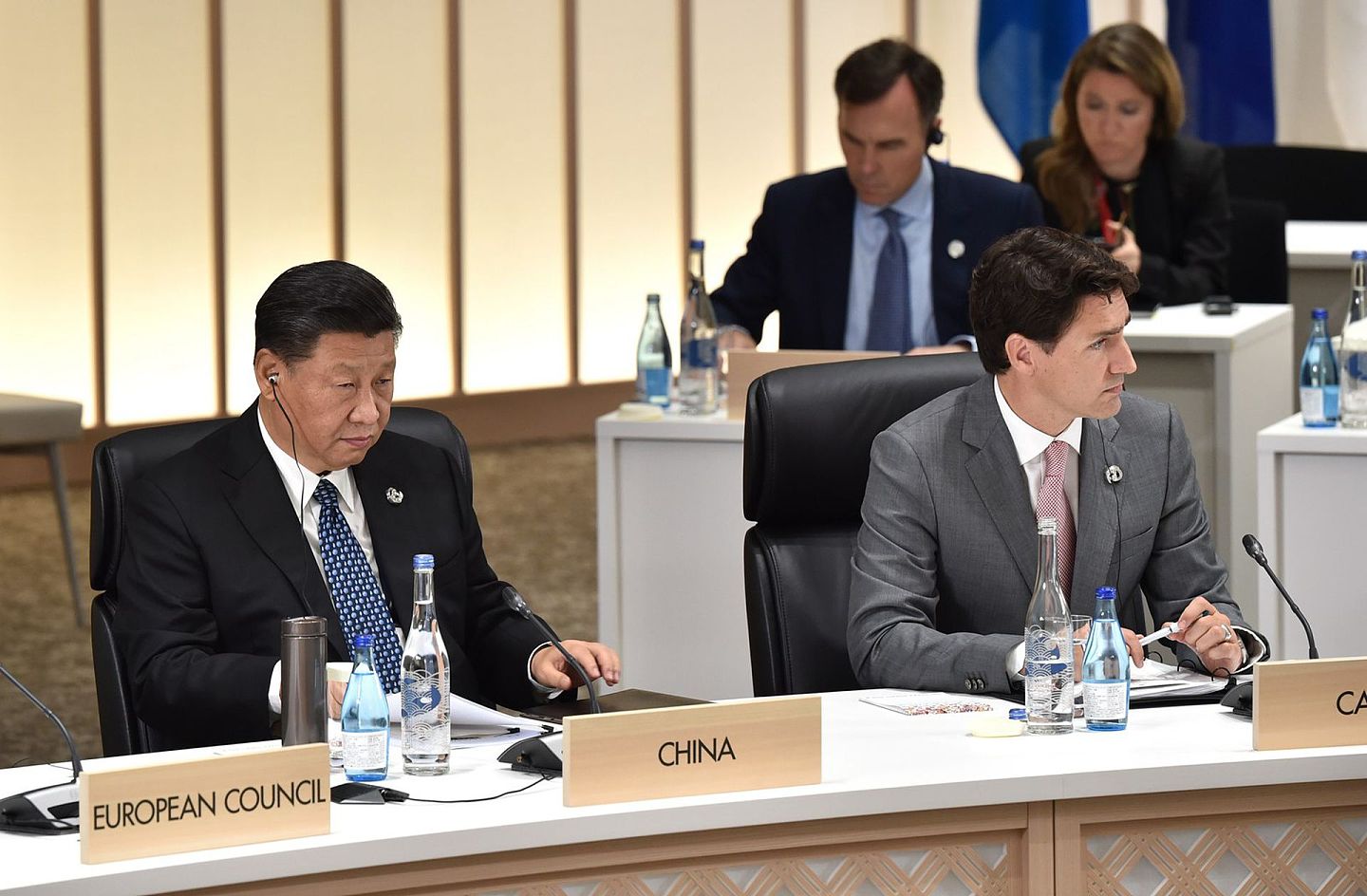 自孟晚舟在加拿大被捕以来，中加关系持续紧张。图为2019年6月29日，二十国集团（G20）大阪峰会期间，中国国家主席习近平（左）与特鲁多相邻而坐。（AFP）