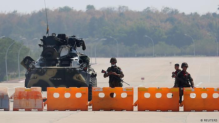 Myanmar Naypyitaw | Militär Checkpoint