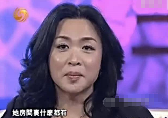 金星与18岁养女同框似姐妹！抛弃美艳前妻变性嫁外国佬，“她”如今美成贵妇（组图） - 9