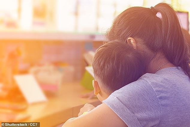 澳亚裔母亲用衣架殴打3岁儿子，被告上法庭！曾有华人因“管教”孩子险丢监护权，被取消PR（组图） - 2