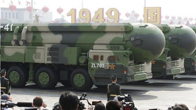 2019年在天安门广场举行的国庆阅兵中中国首次对外展示了东风-41分导多弹头的洲际弹道导弹