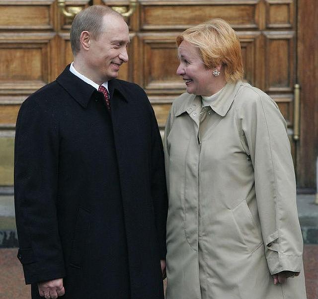 被总统普京给电话号码，58岁再嫁官员，出身底层的她可不一般（组图） - 6