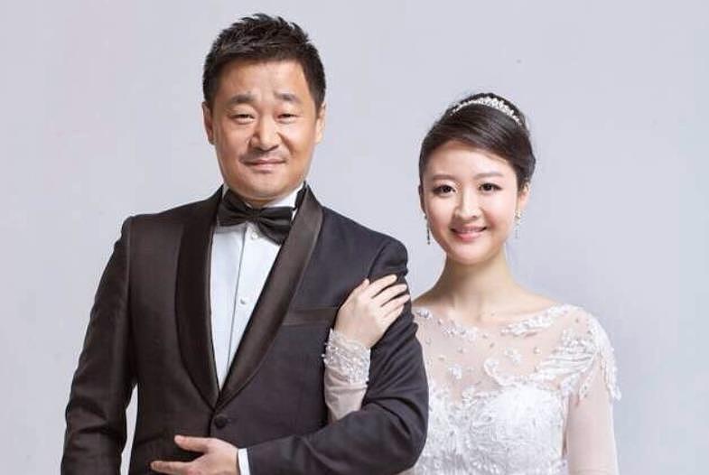 27岁成名嫁华谊副总裁，天后王菲都给她当伴娘，今掌管半个娱乐圈 （组图） - 3