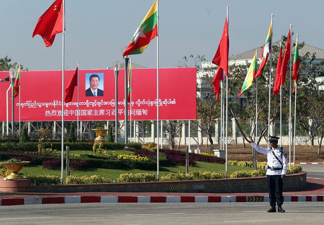 中国领导人习近平去年1月访问内比都时的一个欢迎标牌。