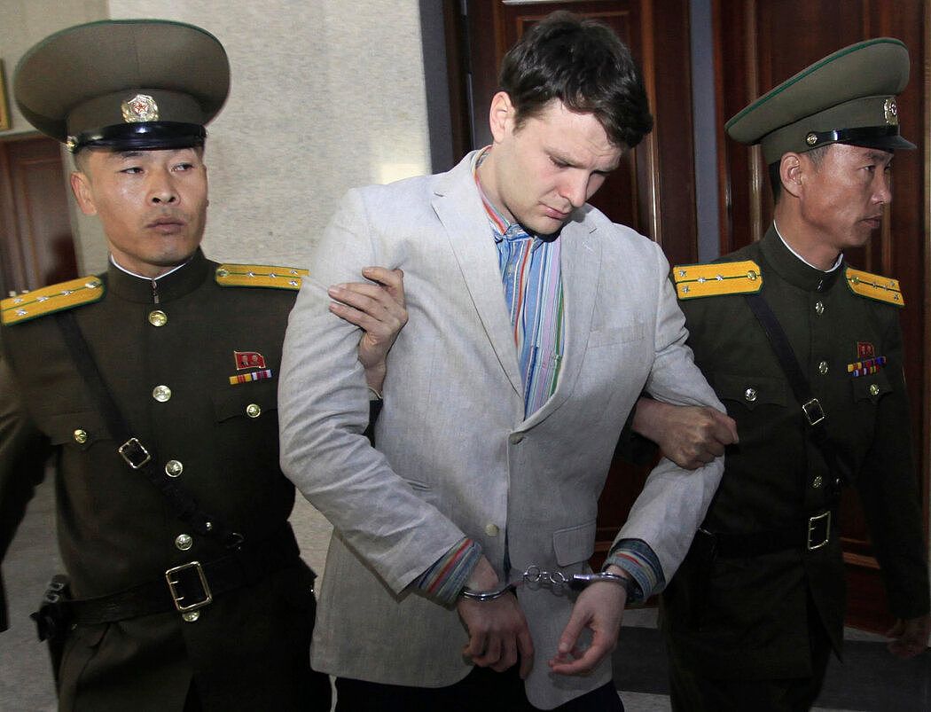 2016年3月，奥托·瓦姆比尔在朝鲜平壤最高法院。