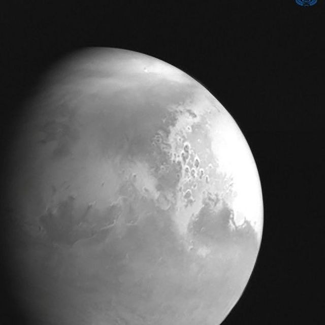 天问-1号传回的第一张火星俯瞰图，摄于2021年2月5日