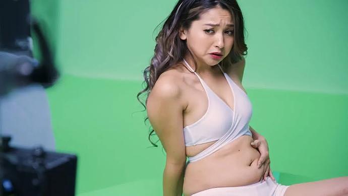 【美女】24岁三国混血日本模特靠性感身材上位，却在油管上公开大肚腩和素颜惊呆网友…（组图） - 14