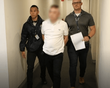 悉尼警方在华人区展开突击搜查，一男子涉毒被捕！现场缴获大量现金及毒品（组图） - 1