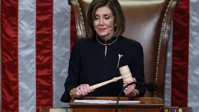 众议院议长裴洛西（Nancy Pelosi）则抨击对此案投下无罪票的共和党籍参议员“懦弱”。