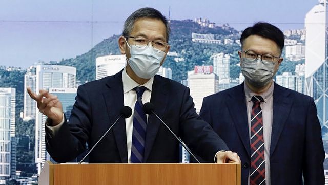香港新冠疫苗顾问专家委员会召集人刘泽星在会议后召开记者会，宣布推荐使用科兴疫苗。