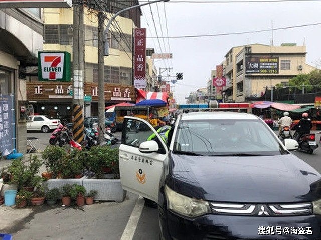 台湾一男子撞死流浪狗到灵堂下跪，表现非常悔过，称：我才是畜生！（组图） - 4