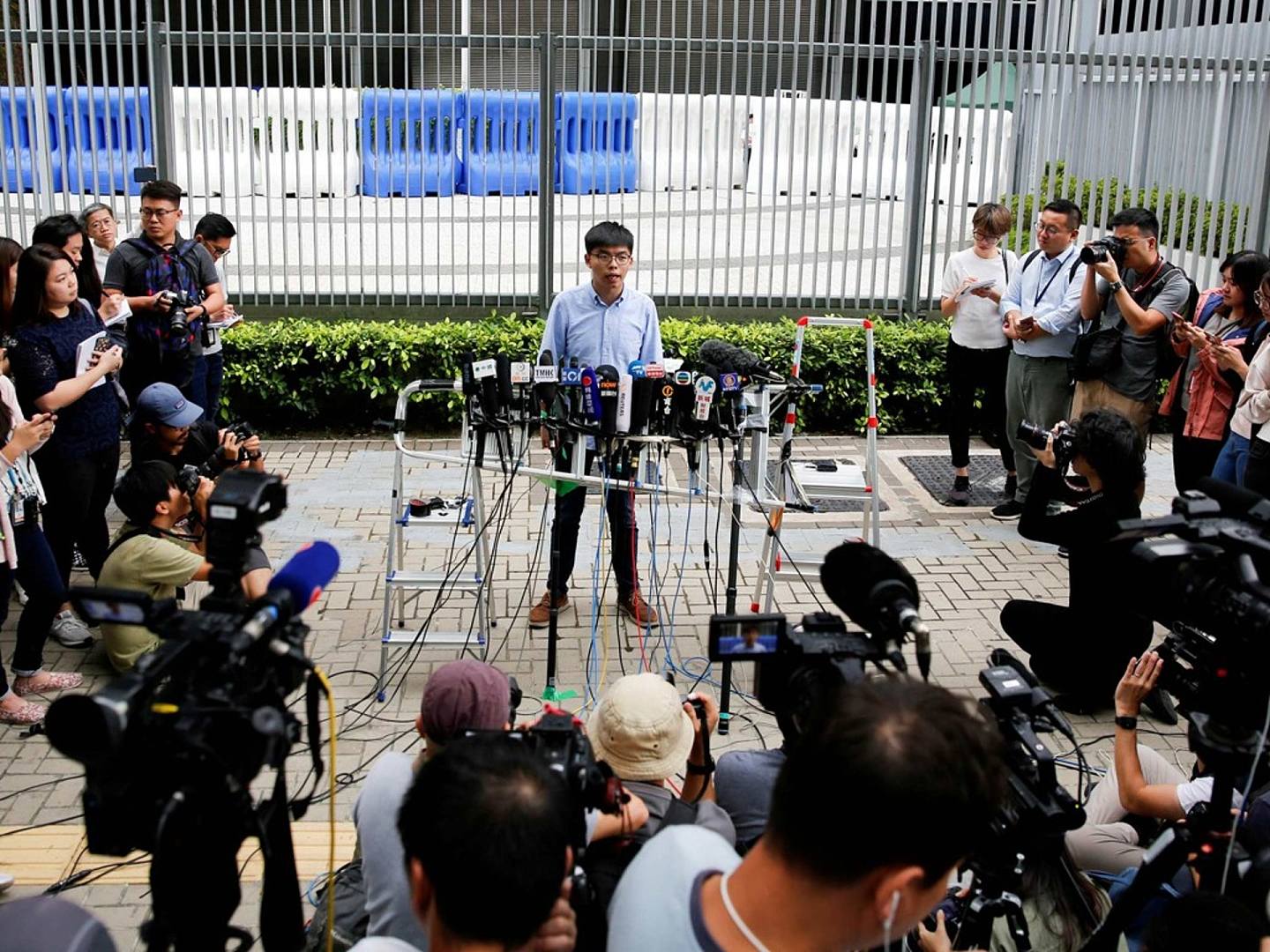 10月29日，黄之锋在香港地方议会选举中被取消竞选资格。 （Reuters）