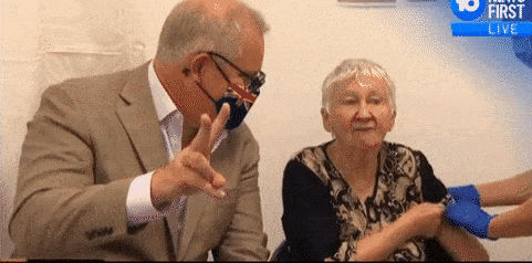 85岁老太成全澳新冠疫苗接种第一人！莫里森：澳洲历史性的一刻（视频/组图） - 4