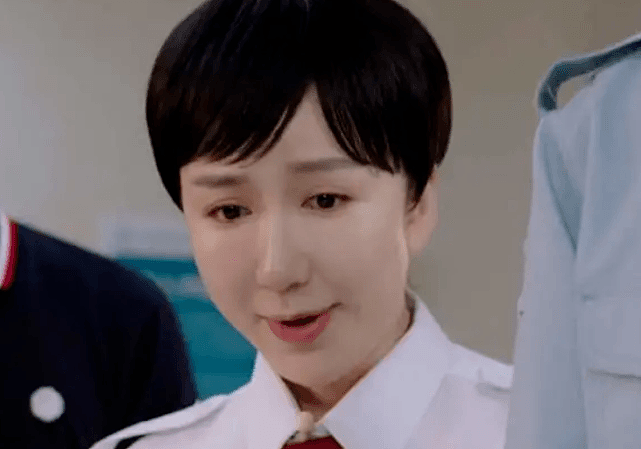 中国中年女演员：半是无戏可拍的尴尬，半是烤瓷牙，硅胶脸扮嫩的不适（组图） - 9