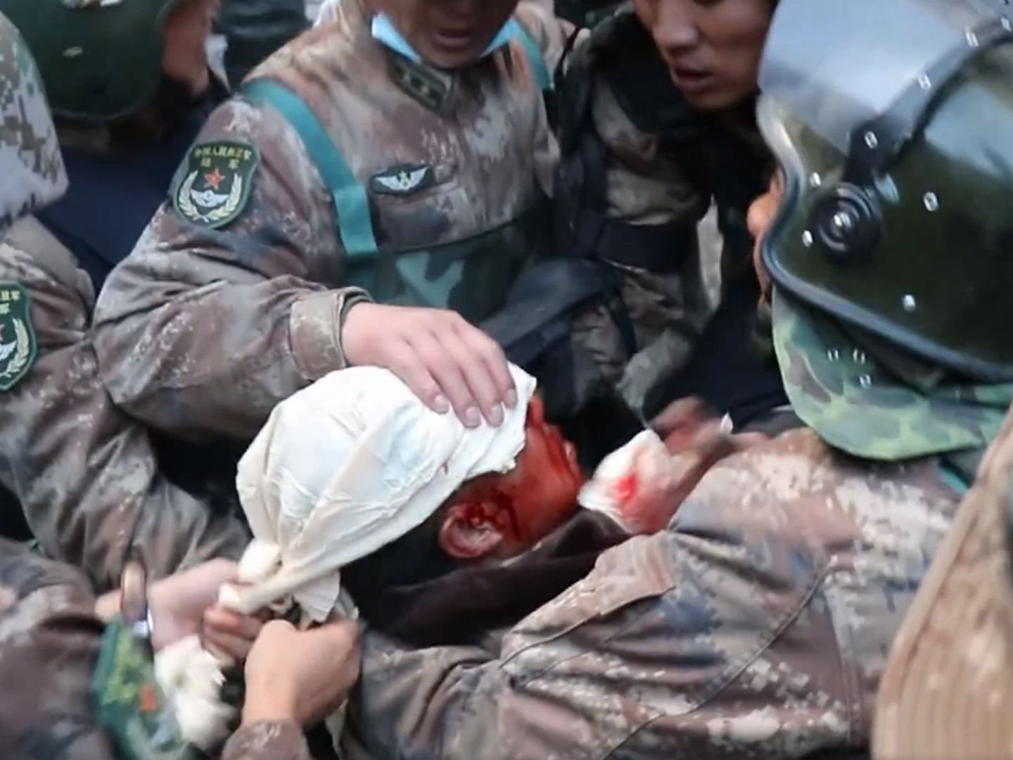 祁发宝在两军冲突中身负重伤，另外有4名解放军在搏斗中死亡。（中国央视军事视频截图）