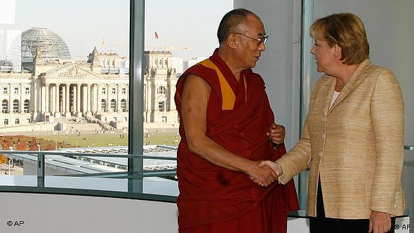 Dalai Lama bei Angela Merkel Flash-Galerie