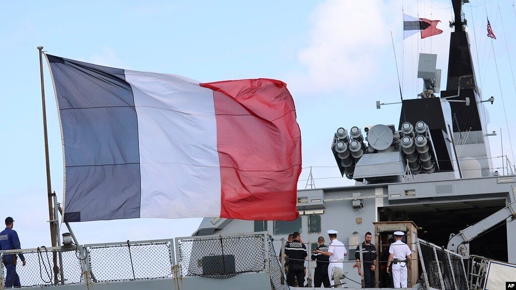 资料照：一艘法国隐形巡防舰停泊在美国关岛海军基地。（2017年5月11日）