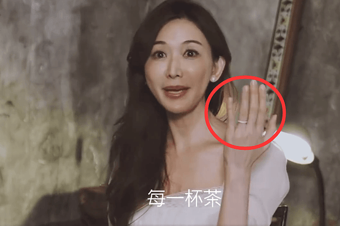 林志玲与老公首次合体拍广告，戴婚戒甜蜜放闪，志玲全身照仍无孕相（组图） - 9