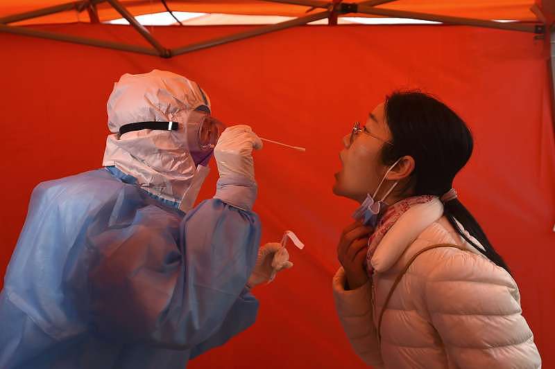 中国疫情：天津市民接受筛检（AP）