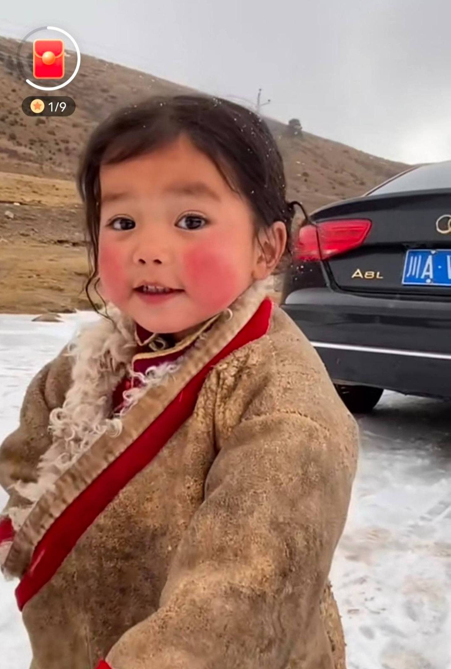 ▲▼4岁藏族女孩小卓玛「纯真萌样」爆红。 （图／翻摄自影片）