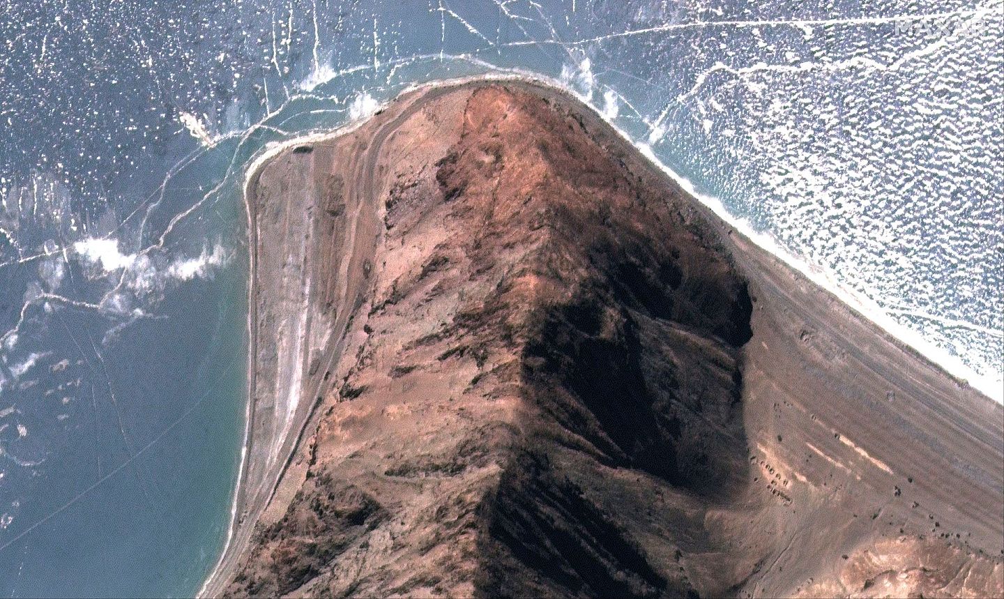 美国卫星图像公司Maxar2月16日提供的卫星图像显示，班公湖北边的第5指地区的军事设施已经被拆除。（Reuters）