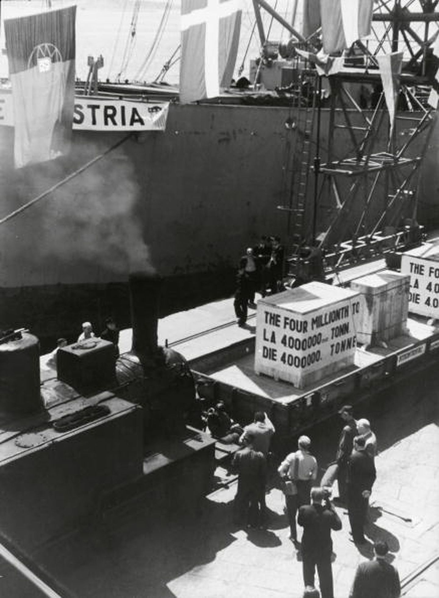 1950年元旦，作为马歇尔计划一部分，总计约400万吨的援欧物资抵达意大利的里亚斯特港。（Getty Images）