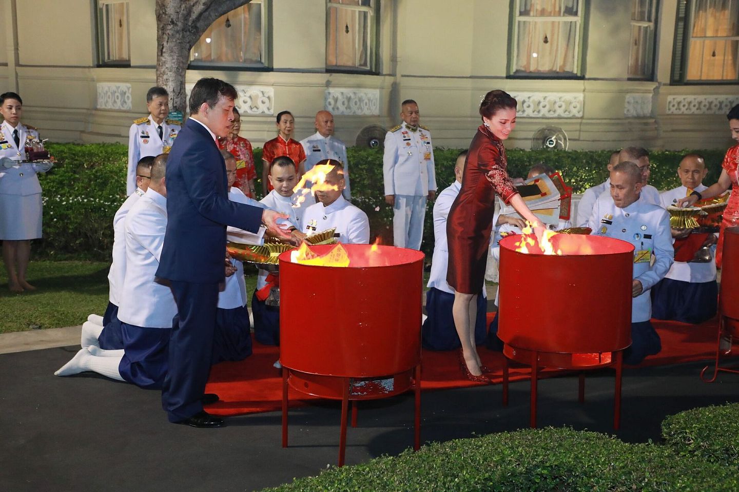 此次活动是泰国王后苏提达时隔多日首次公开亮相。（Twitter@Royal World Thailand）