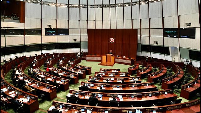 两会前，有香港媒体引述消息称，此次两会将提出大幅度修改香港选举制度。