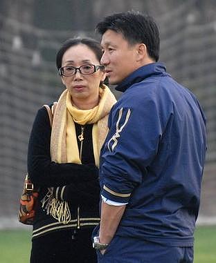 东北女记者戴秀丽：创业后成为华人女富豪，外国丈夫“嫌太富”而离婚（组图） - 7