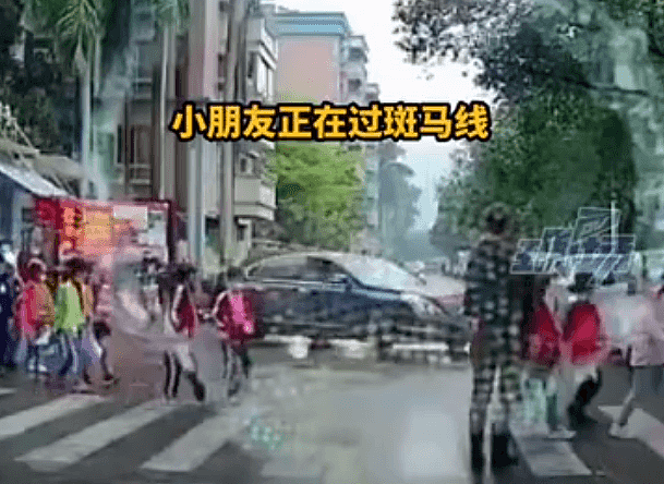 斑马线上这一幕让网友怒了，广州冲断学生队伍司机被行拘5日