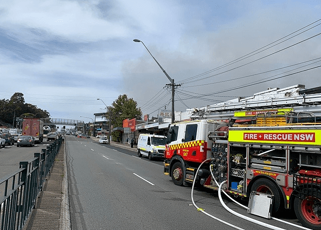 悉尼知名中餐馆突发火灾，目击者确认发生爆炸！多辆消防车赶抵，周边道路严重拥堵（视频/组图） - 3