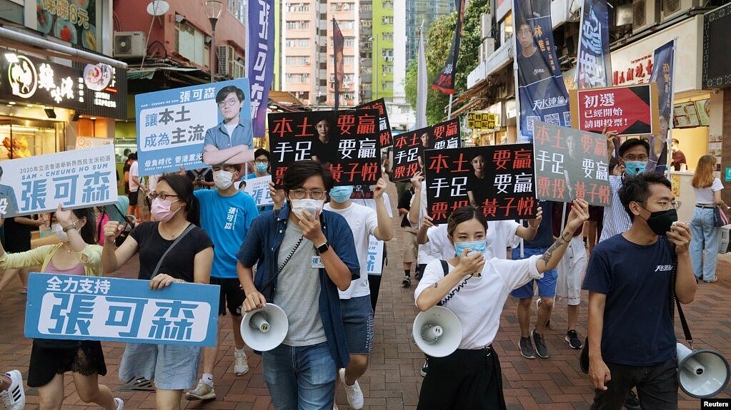 香港泛民主派候选人在2020年参与初选拉票