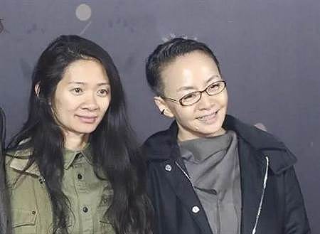 赵婷（左）青少年时期就赴国外求学，在没有什么知名度，她的继母宋丹丹（右）却是大陆极为知名的演员。 （图／微博）