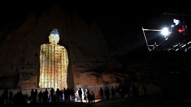 这次3D投影是纪念2001年3月塔利班炸毁佛像20周年，当时萨勒萨勒佛像（Salsal Buddha）高达56米