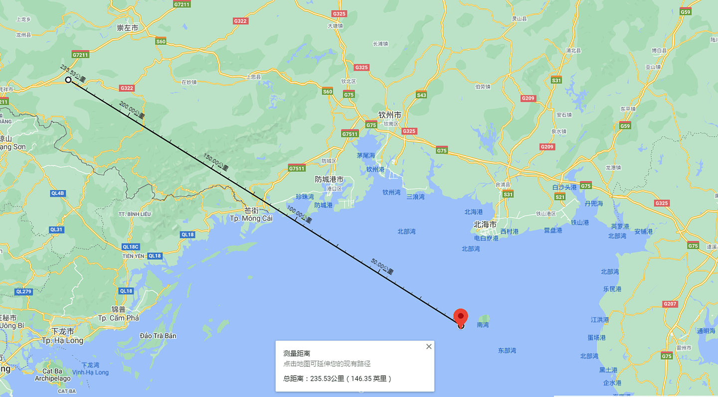 从宁明县导弹基地，到此前中国海事局2月时公布的射击演习区域，其直线距离约为235公里，在红旗-9改进型的射程之内。（谷歌地图截图）