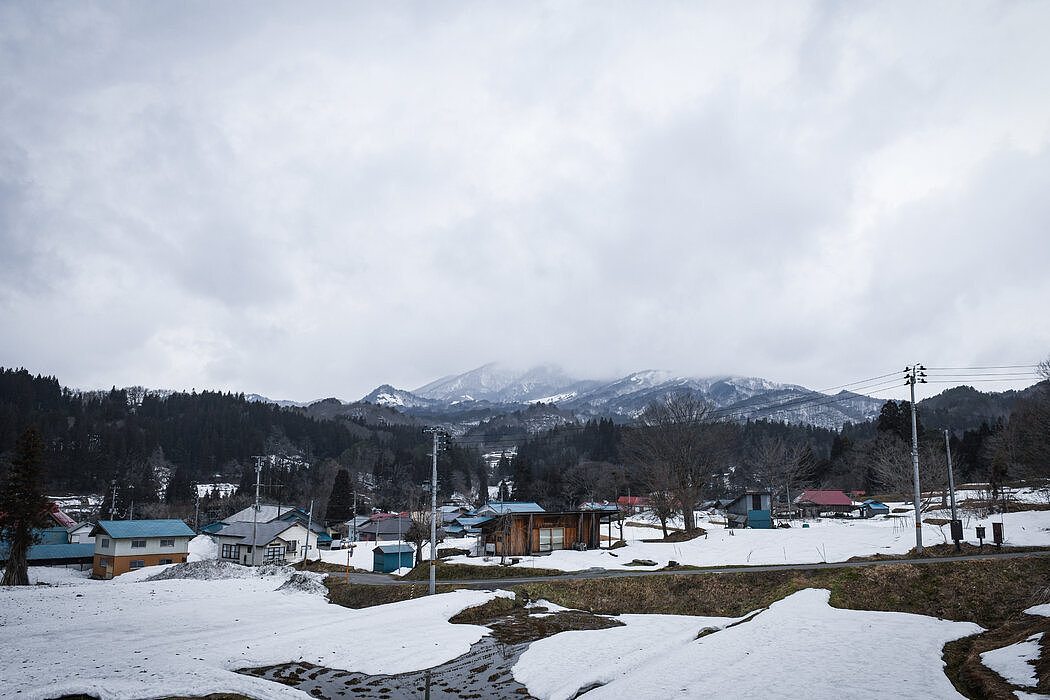 津川的老家杉山村。自1950年以来，周边城镇西会津町流失了大约三分之二的人口。