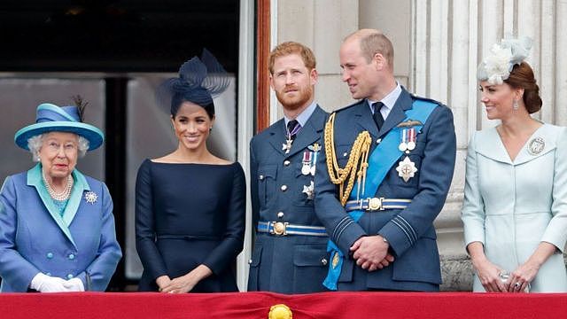 2020年1月苏塞克斯公爵和公爵夫人宣布他们希望不再成为王室成员，将 