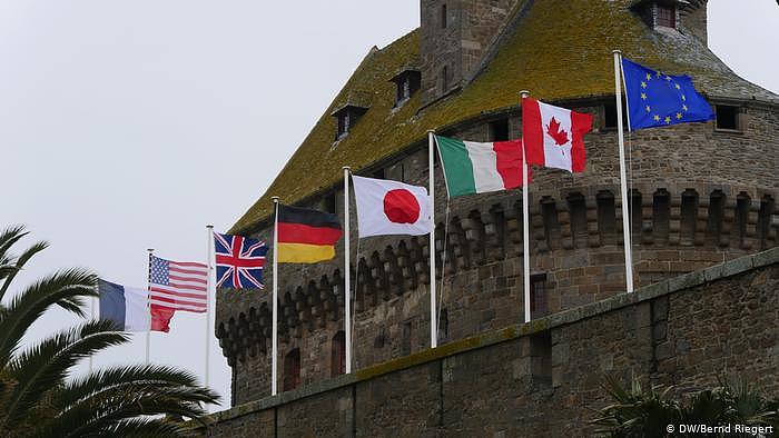 Frankreich St. Malo Flaggen