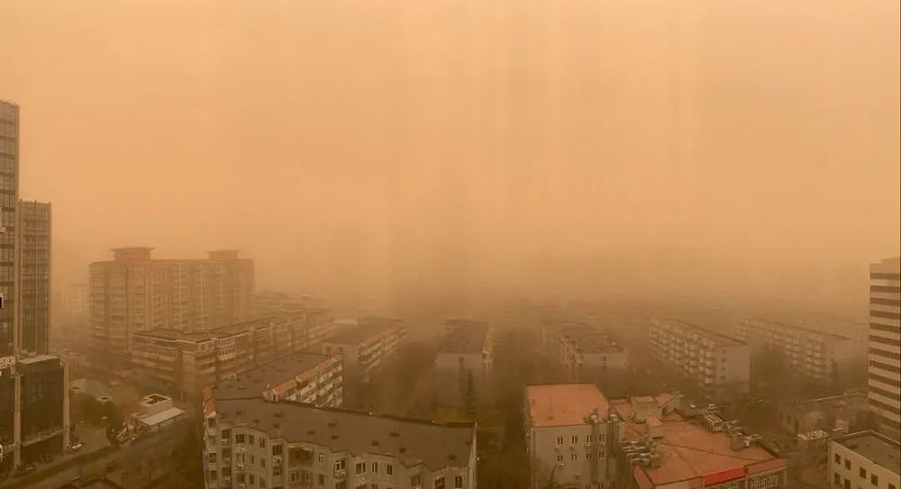 北京重度沙尘暴来袭，朋友圈刷屏，宛若科幻片！网友：这场面，还上啥火星啊？（视频/组图） - 3
