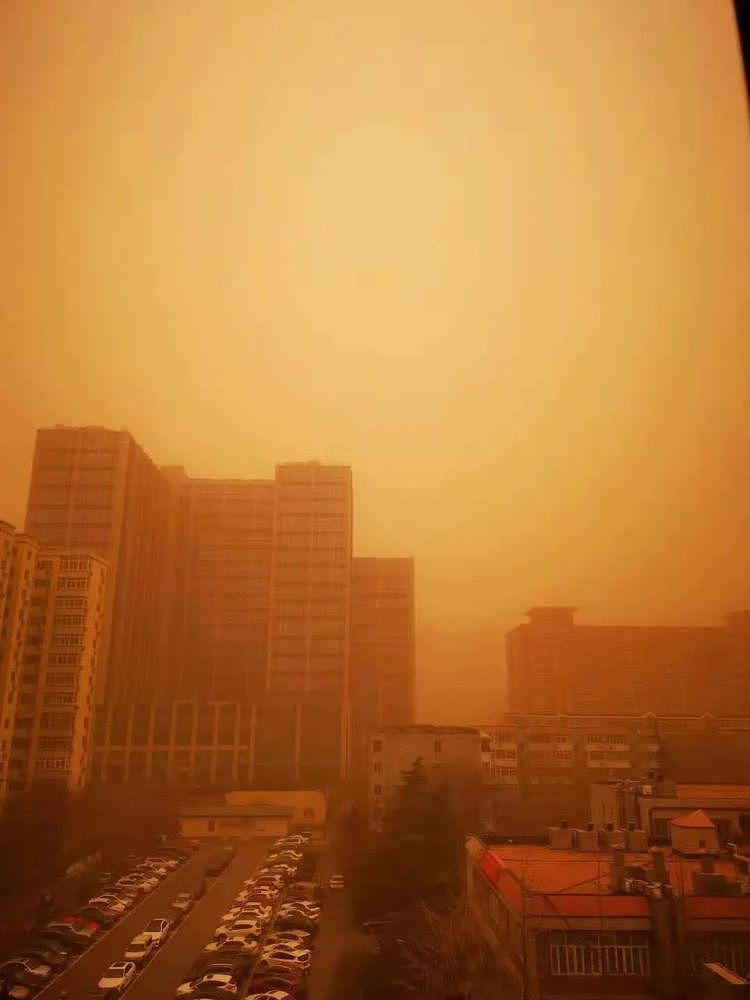 北京重度沙尘暴来袭，朋友圈刷屏，宛若科幻片！网友：这场面，还上啥火星啊？（视频/组图） - 8