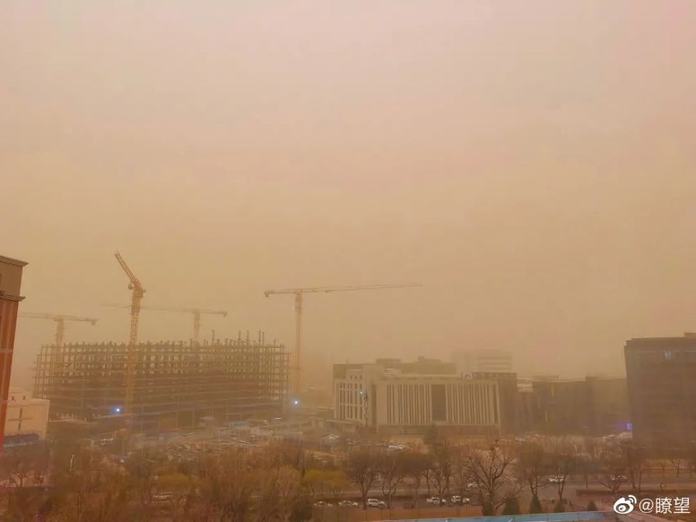 北京重度沙尘暴来袭，朋友圈刷屏，宛若科幻片！网友：这场面，还上啥火星啊？（视频/组图） - 10