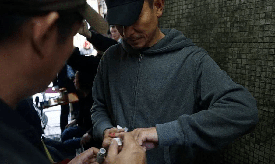 刘德华片酬不及王宝强贾玲一半背后，是一部港片败退史