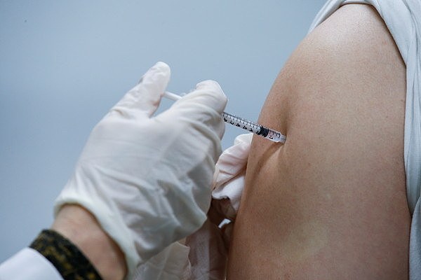 ▲▼南韩将于3月底开放65岁以上高龄者施打AZ疫苗。 （图／路透社）