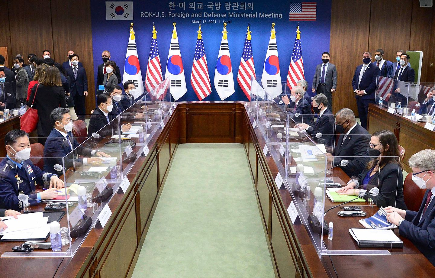 2021年3月18日，美国国务卿布林肯和国防部长奥斯汀与韩国外交部长郑义溶和国防部长徐旭举行会谈。（Getty）