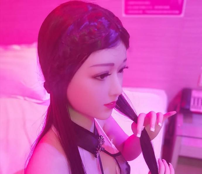 “我店里的娃娃我敢舔”！中国首家硅胶娃娃体验馆被查封，店主：只想要好好活着（组图） - 7