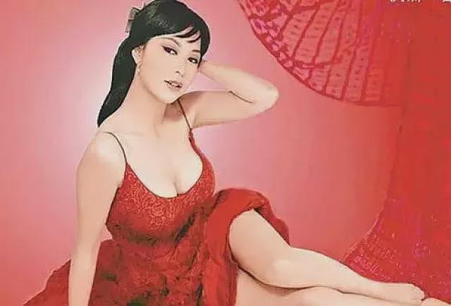 香港第一女艳星的裸戏，居然是被偷拍的：被导演抱着扔到床上，事后才知被骗（组图） - 21