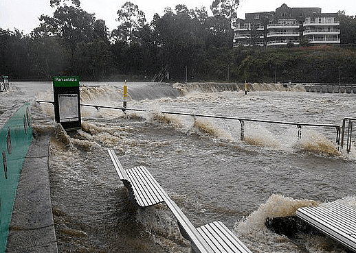 悉尼河流水位暴涨，渡轮码头被淹，部分街道严重积水（组图） - 5
